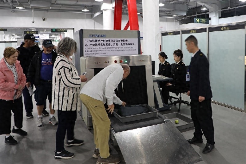 大连迎来首艘国际邮轮！2025年邮轮季开启，旅游产业要爆发？  第1张