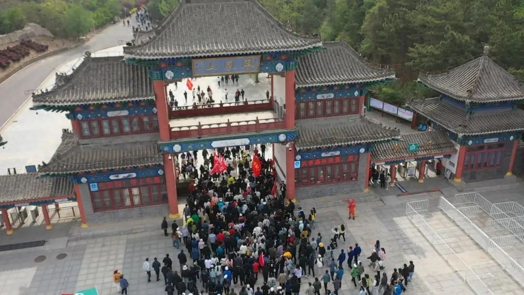 5月8日这场市直机关青年登山比赛，2200余人参加！你知道有多精彩吗？  第1张