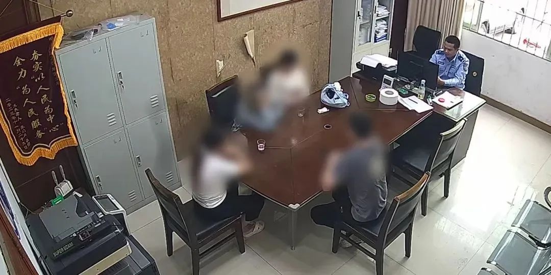70 岁老人跳河救落水少女！这惊险一幕你知道吗？  第2张