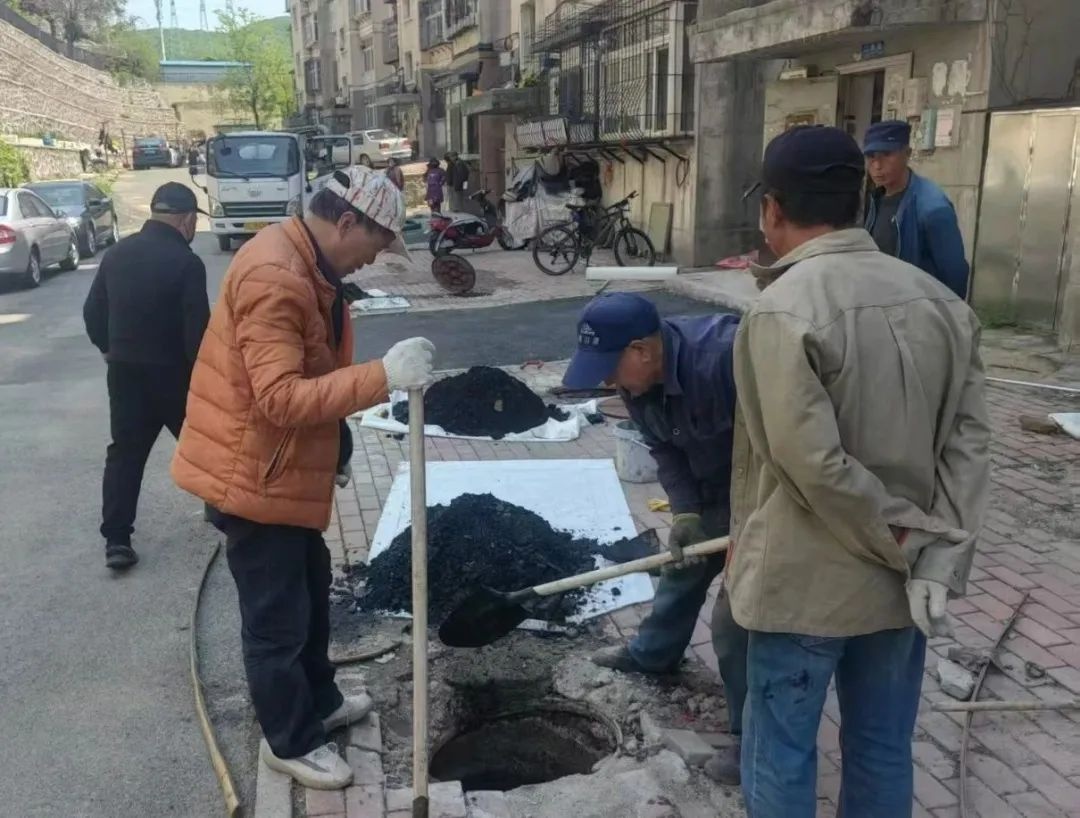 街道社区主动兜底解决污水井问题！弃管小区难题咋破的？  第3张