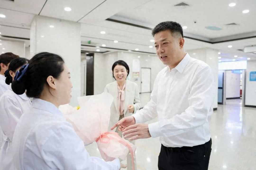 第114个国际护士节！区委书记为何亲切慰问一线护理工作者？