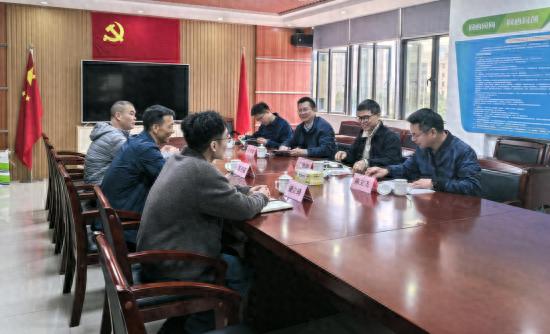 江门市自然资源局探访驻村选调生，他们的工作表现如何？