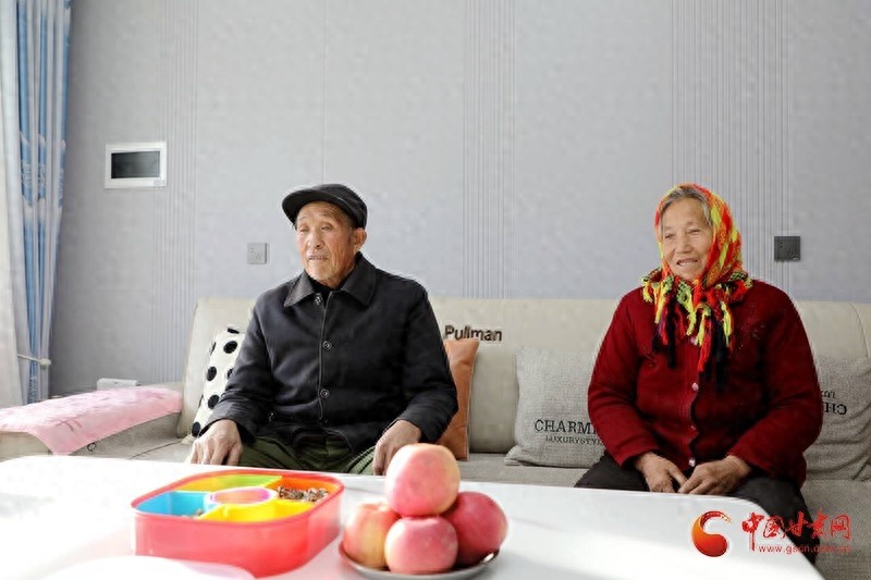 71岁老人告别老房子，搬进95平新房！他们的生活发生了什么巨大变化？