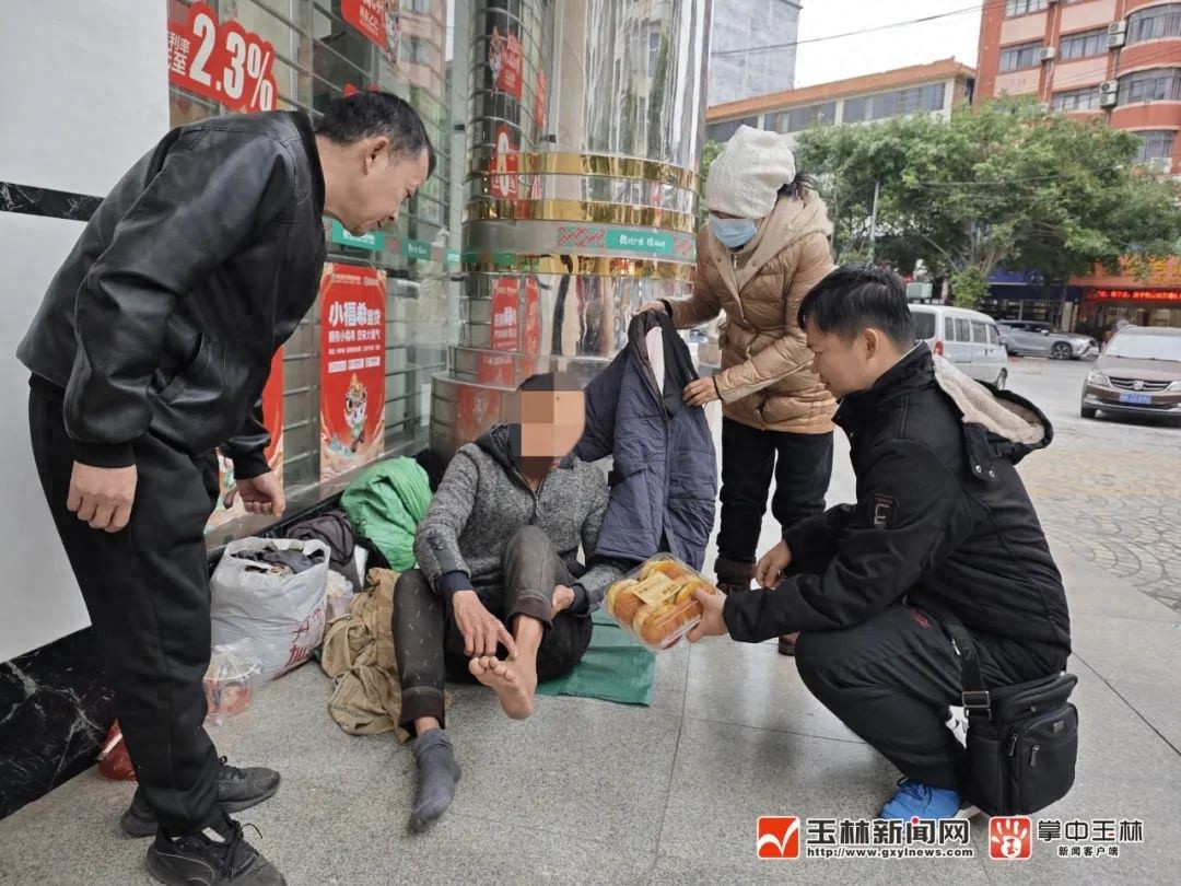 10年寻亲终团圆，梁宁驱车60公里只为这一刻！你相信奇迹吗？