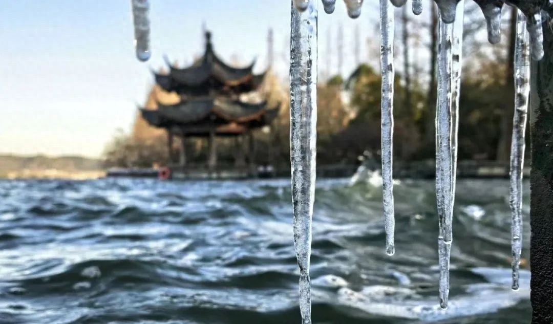 西湖、钱塘江竟结冰了！这波冷空气究竟有多强？