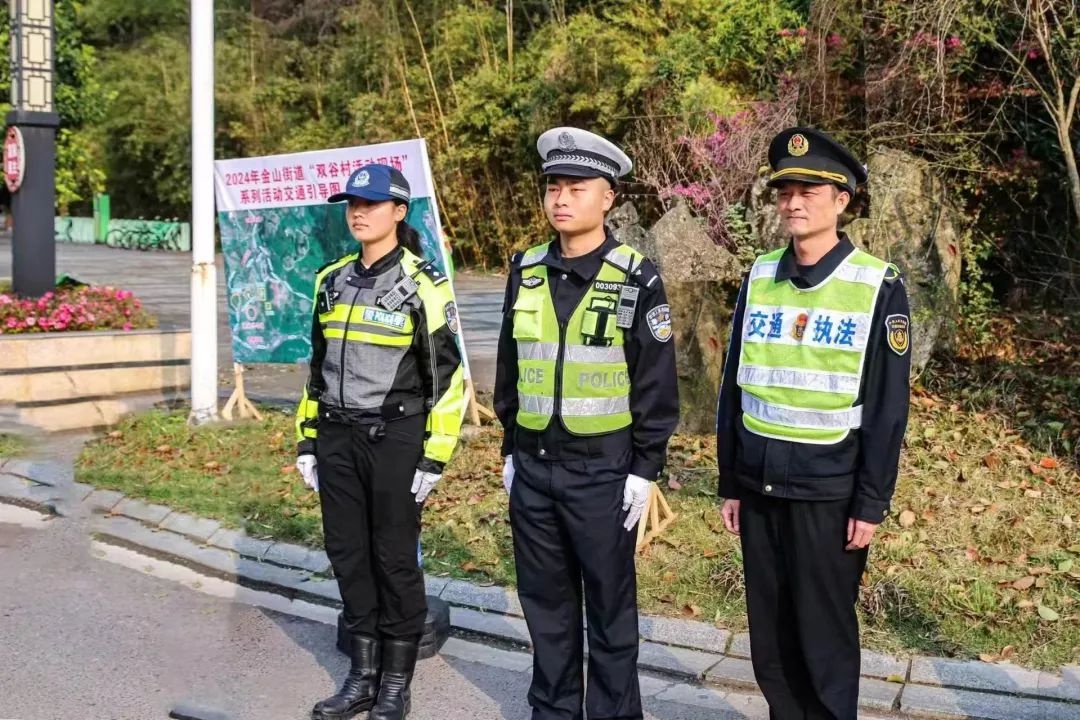 25岁交警何华明如何在春运中守护万千家庭的归途？  第4张
