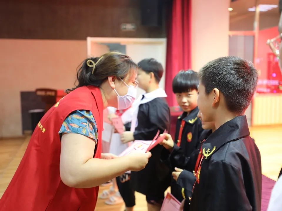 姜莉莎：她是如何成为武清区少工委委员的？她的普法之路有何独特之处？  第7张
