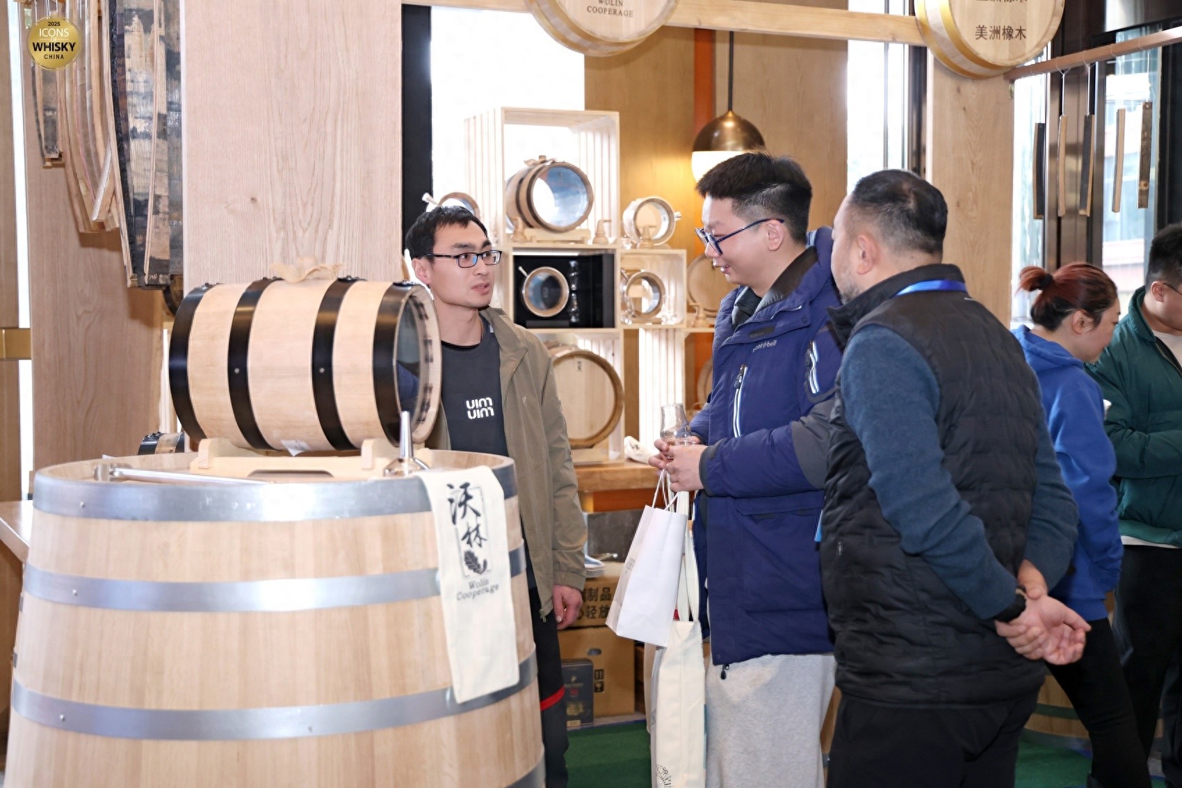 峨眉山威士忌产业招商推介会：为何吸引行业巨头和资深酿酒师齐聚一堂？