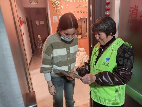 垃圾分类宣传入户！志愿者都做了啥?  第2张
