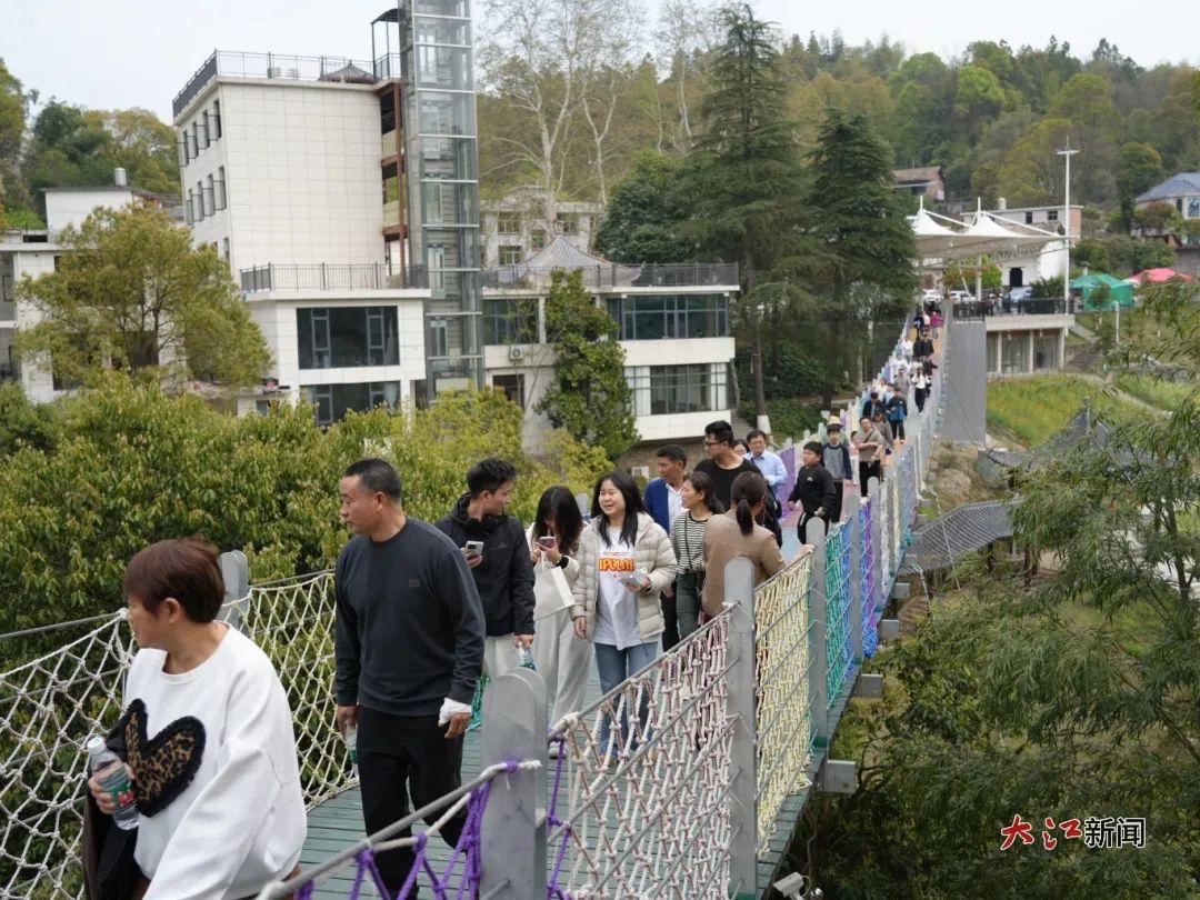 清明假期萍乡杨岐山景区游客激增244.62%?绝美风光和文旅服务究竟有何魔力!  第2张