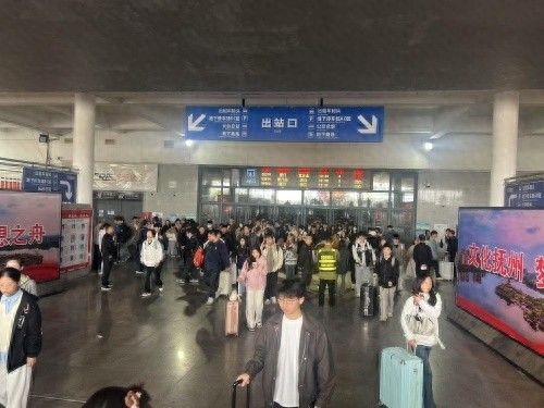 抚州火车站清明加开列车，交通执法如何保障出行?!
