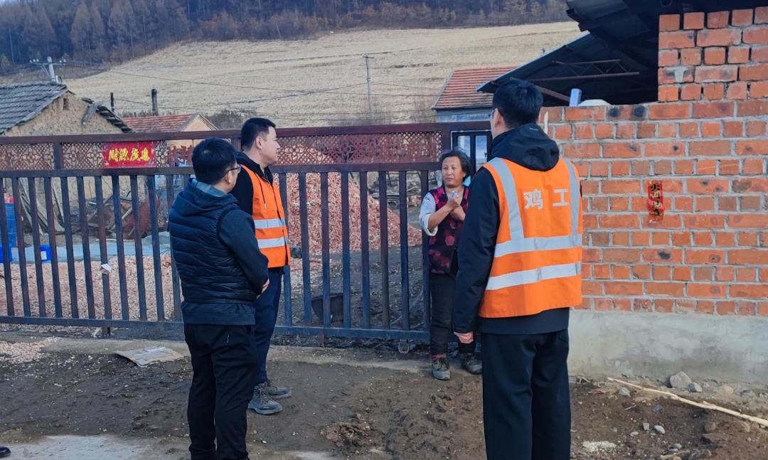 春耕时节铁路安全如何保障？鸡西工务段联合多方开展护路专项行动  第2张