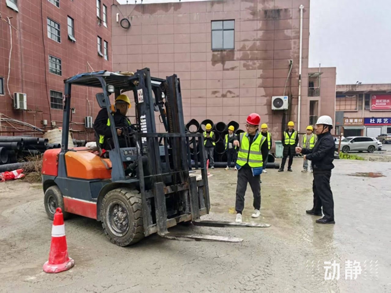 稳就业靠技能培训?碧江区叉车实训现场告诉你!