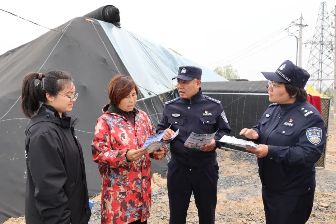 万荣县派出所禁毒大行动！看他们如何踏查宣传？  第11张