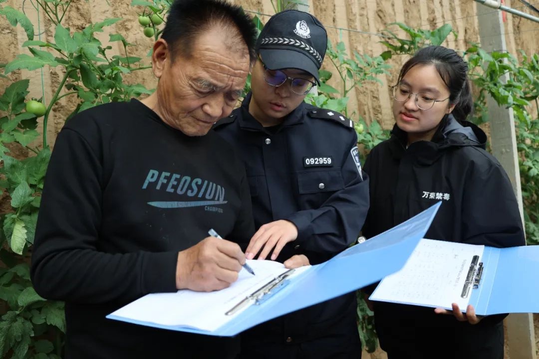 万荣县派出所禁毒大行动！看他们如何踏查宣传？  第7张