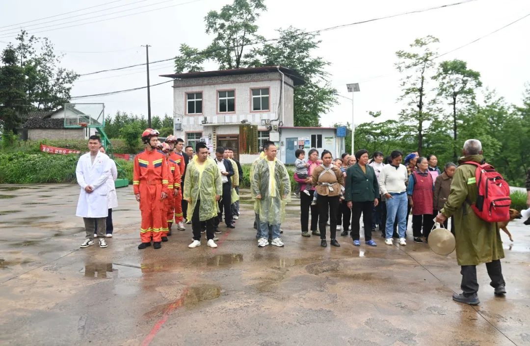 5月8日乌罗镇峰岩村汛期演练！敲锣示警有多重要？你知道吗？  第3张