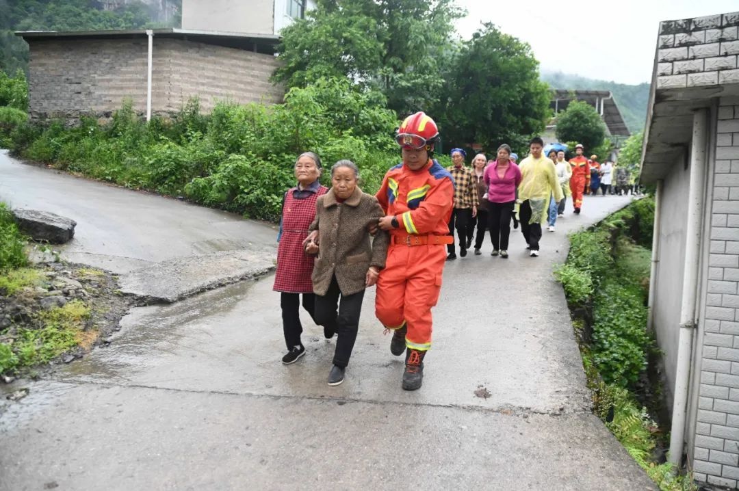 5月8日乌罗镇峰岩村汛期演练！敲锣示警有多重要？你知道吗？  第4张