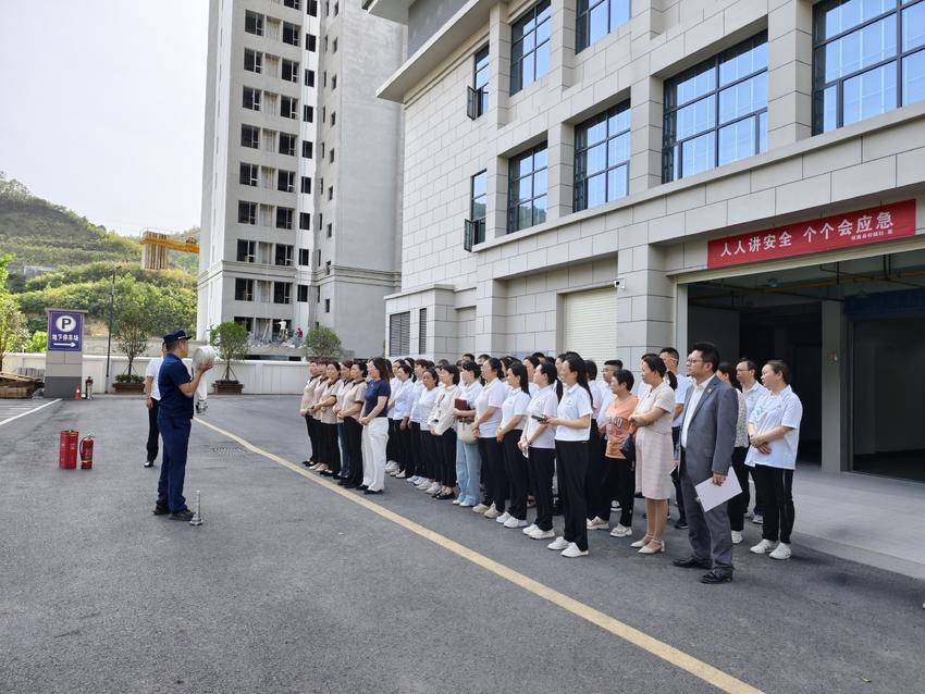 5月7日保康县供销社消防演练！初期火灾咋扑灭？你知道吗？  第2张