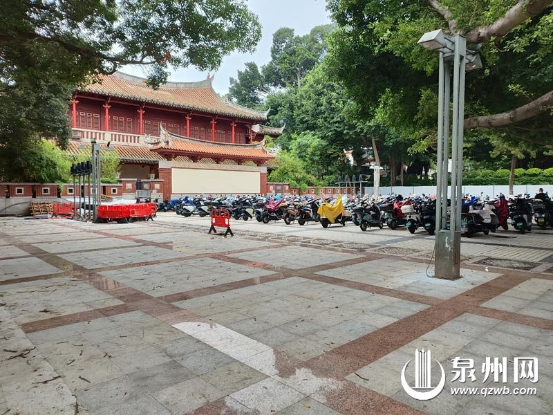泉州古城区中山北路交通拥挤缓解？港湾式停靠站投用引关注  第2张