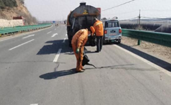 全省各地公路管养部门全力提升通行品质，你那里路变样了吗？