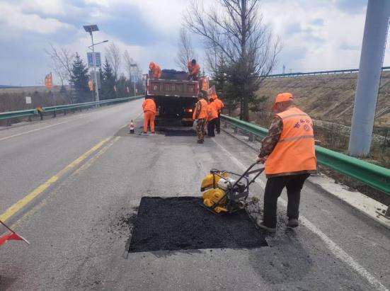 全省各地公路管养部门全力提升通行品质，你那里路变样了吗？  第6张