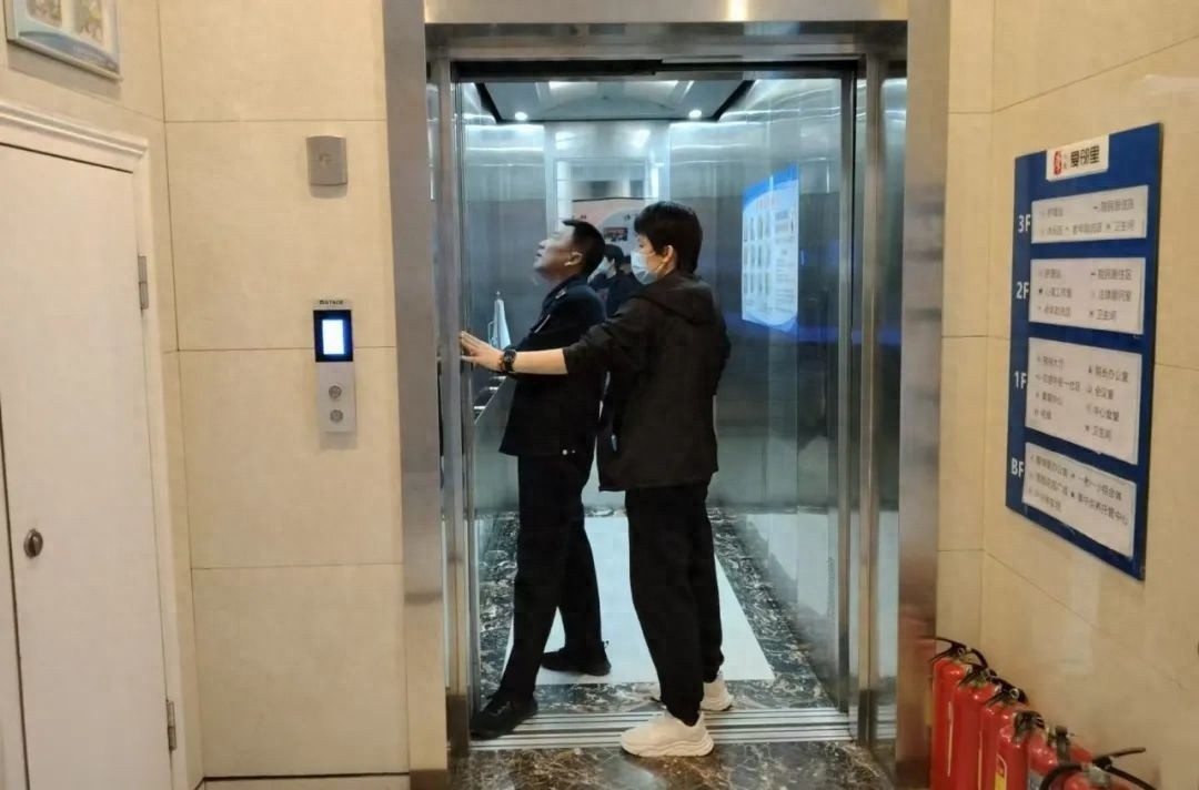 迎泽区市场监管局开展电梯专项检查，如何筑牢养老机构电梯安全防线？