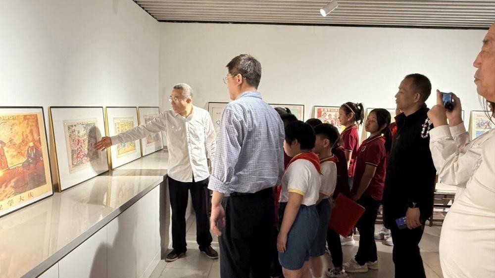 劳模精神宣传画展暨朗诵会启幕！裕华区公共文化服务添新阵地？  第4张