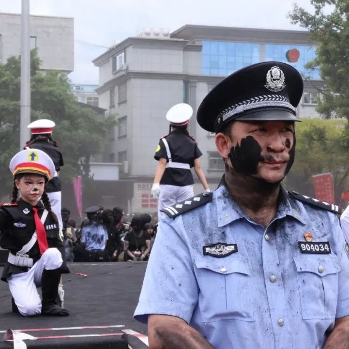 五一墨江双胞胎节狂欢背后！是谁在默默守护城市的整洁与绿意？  第5张