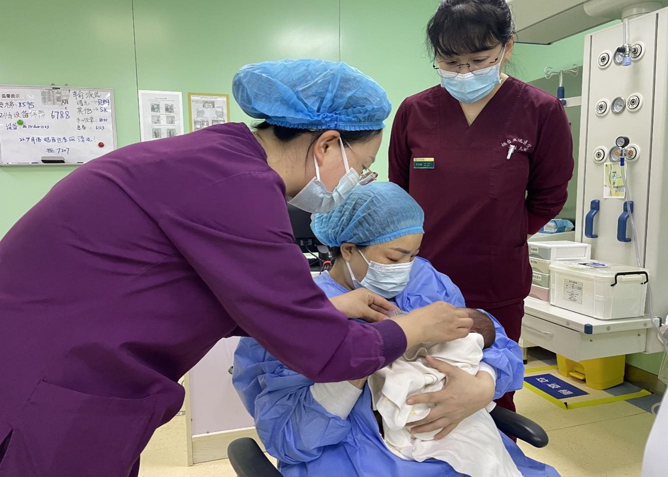 从儿科到新生儿科！李向丽凭何用热爱与耐心守护生命起点？  第3张