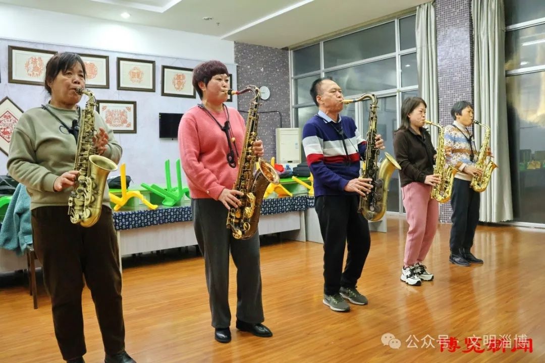 傅山村夜生活大揭秘！从二胡到萨克斯，村民们的文艺生活竟如此丰富多彩  第3张