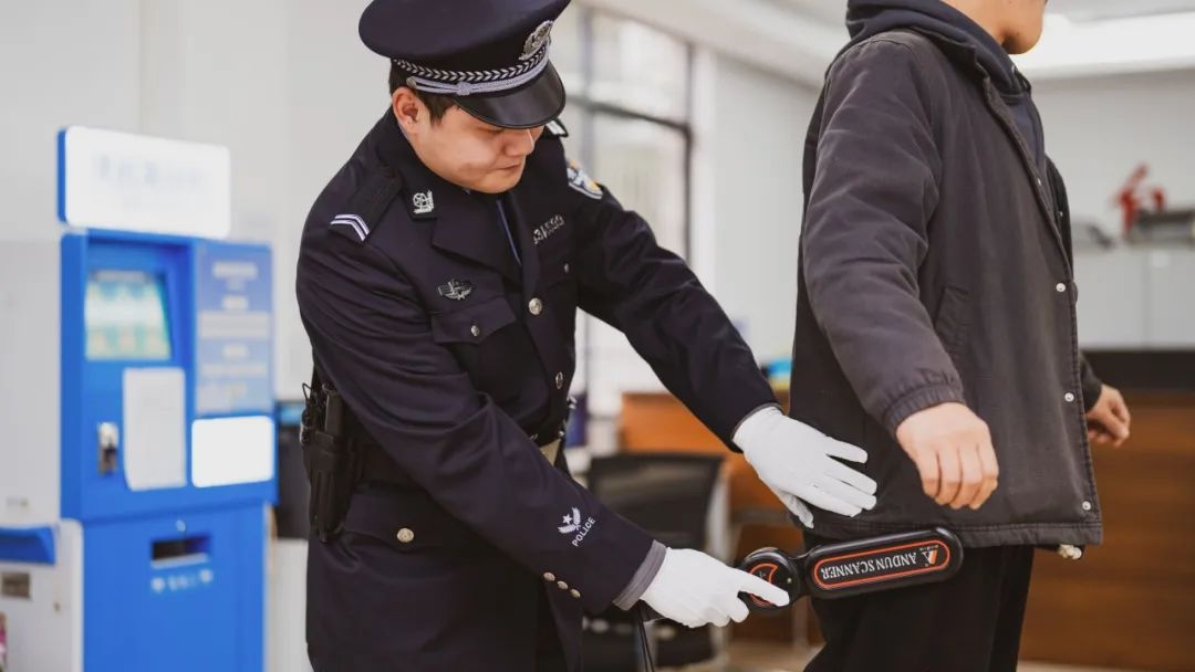 中国人民警察节揭秘：法院人的24小时警彩纷呈，你了解多少？  第6张