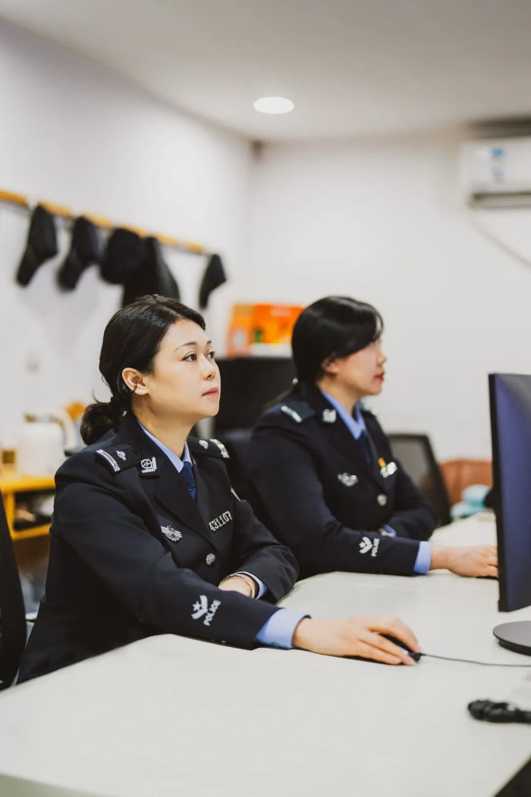 中国人民警察节揭秘：法院人的24小时警彩纷呈，你了解多少？  第8张