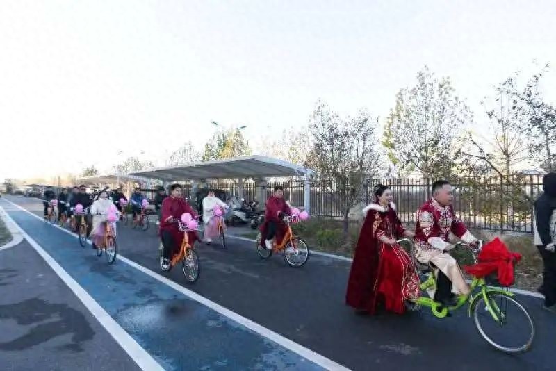 潍坊青州侯王村大集：一站式服务让村民享受文明成果，你还在等什么？