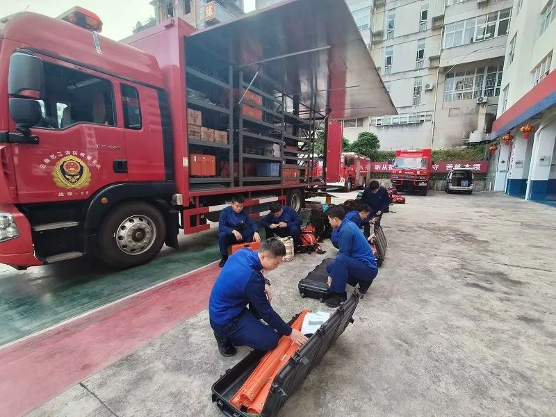 怒江州消防救援支队如何通过装备检查与人才培养，全面提升应急救援能力？  第2张