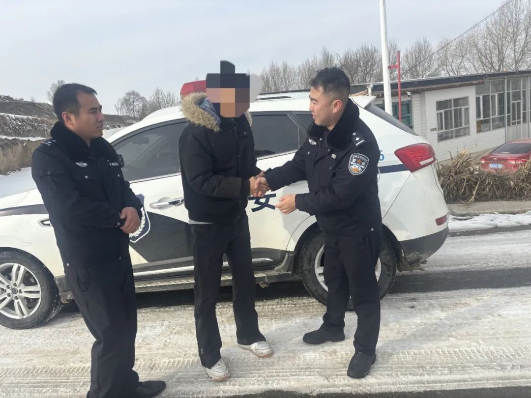 一封感谢信背后的暖心故事，警民双向奔赴的感人瞬间，你被触动了吗？