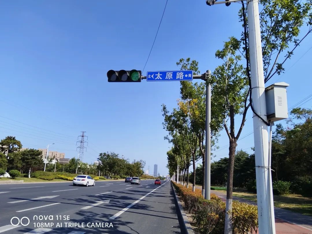 经开区交通效率提升8%！日照公安如何实现9条主干道双向绿波？  第5张