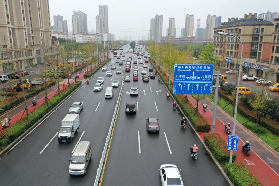 经开区交通效率提升8%！日照公安如何实现9条主干道双向绿波？  第8张