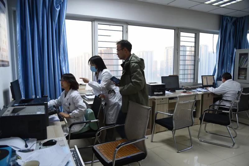 春节团圆时刻，为何他们依然坚守在医疗最前线？  第6张