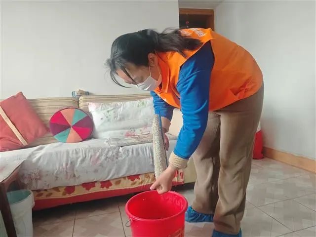 90名助老员暖心行动！你猜他们如何让独居老人度过洁净新春？  第3张