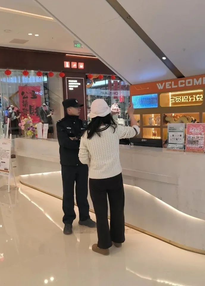 6岁自闭症男孩走失，民辅警争分夺秒施救，最终平安归来