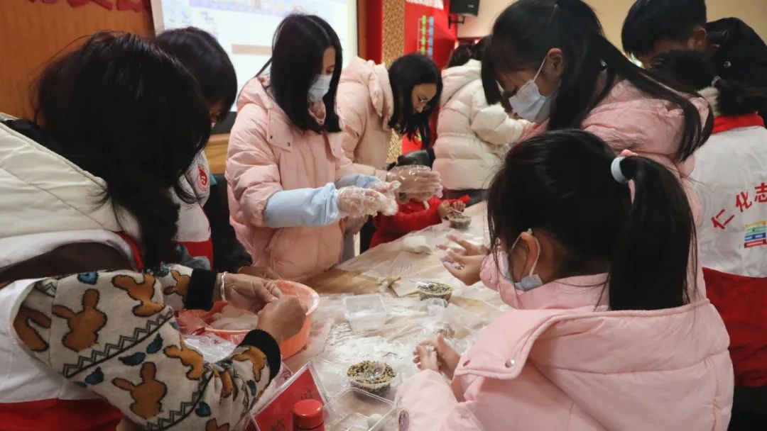元宵节温情满满！仁化县百千笑脸迎新春，你准备好一起做汤圆了吗？  第2张