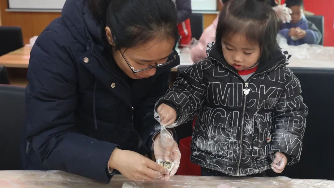 元宵节温情满满！仁化县百千笑脸迎新春，你准备好一起做汤圆了吗？  第4张