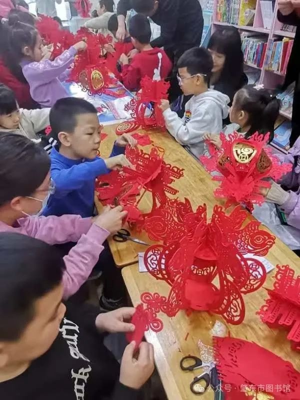 元宵佳节，亲子花灯制作活动为何引发家长孩子齐点赞？  第3张