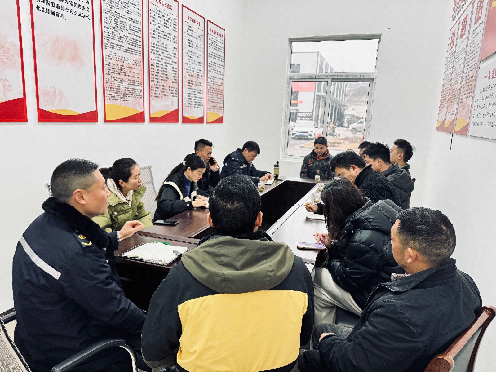 兴仁市邮政快递企业如何应对2025年第一季度安全生产挑战？  第1张