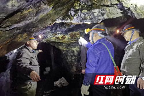溆浦县应急管理局如何通过‘开工第一课’为企业安全生产保驾护航？