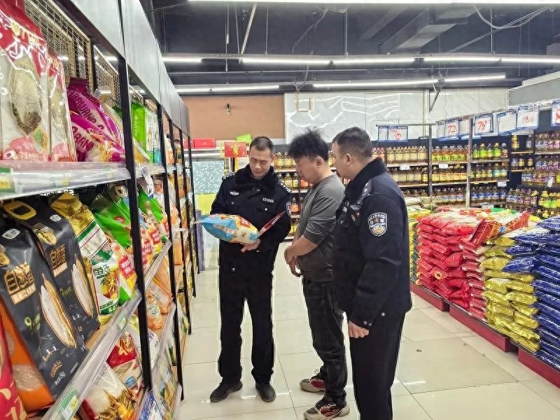 尉犁县公安局如何确保佳节期间食品药品安全？揭秘背后的严格检查  第1张