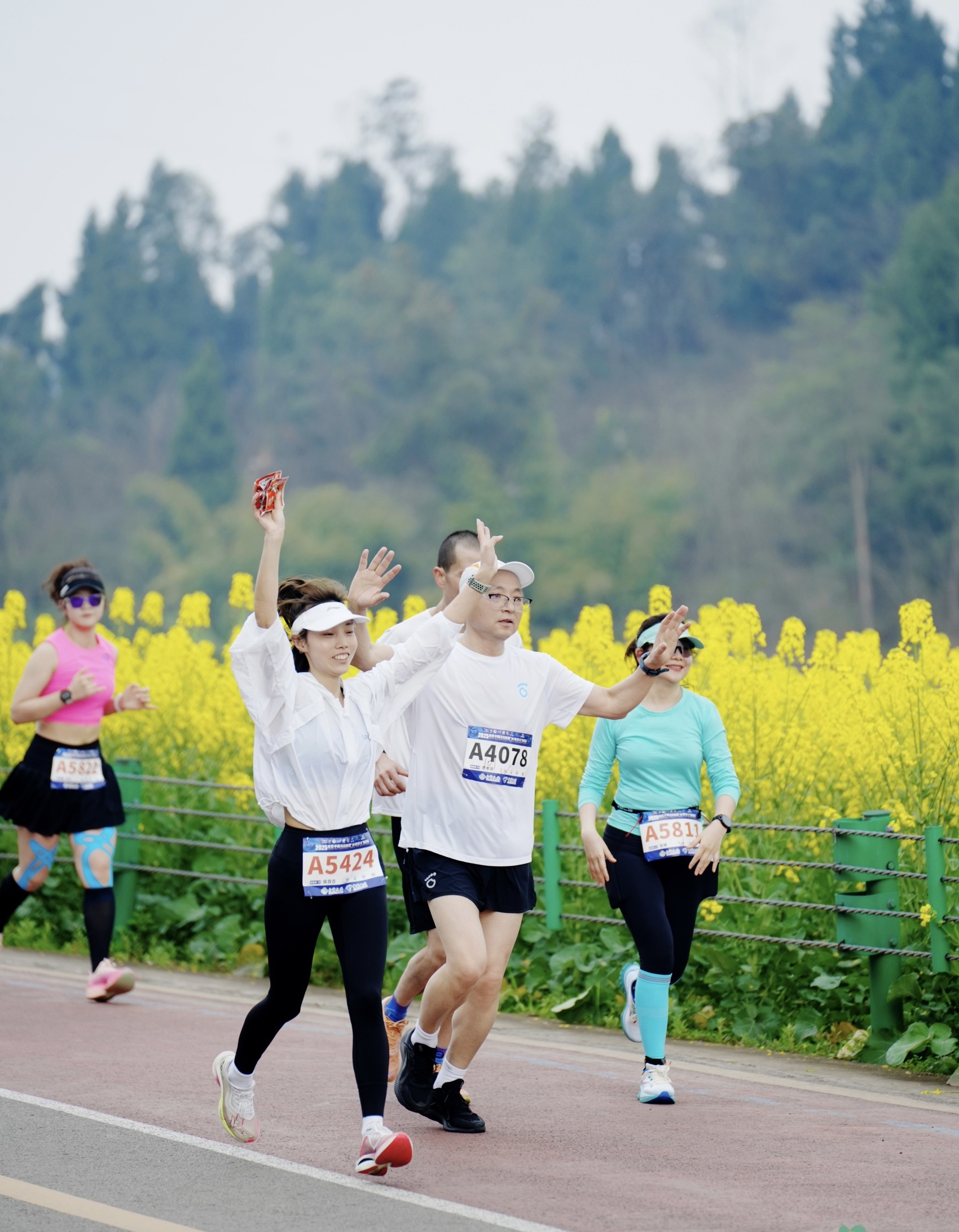 自贡半马为何吸引全球9000名跑者？赛会纪录被刷新背后的秘密  第3张