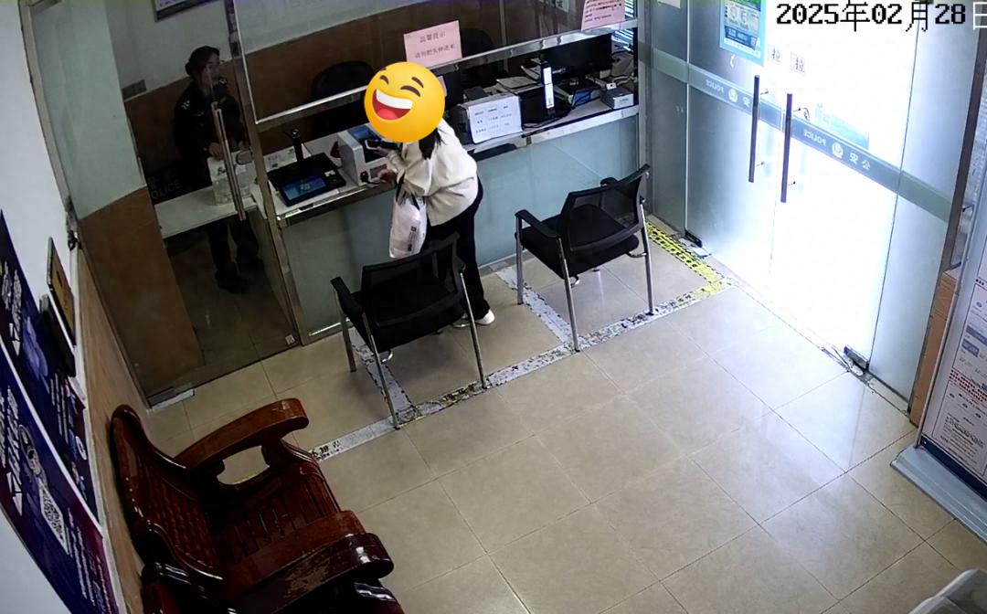 民警高效服务赢得民心，手工饼干背后藏着怎样的感人故事？