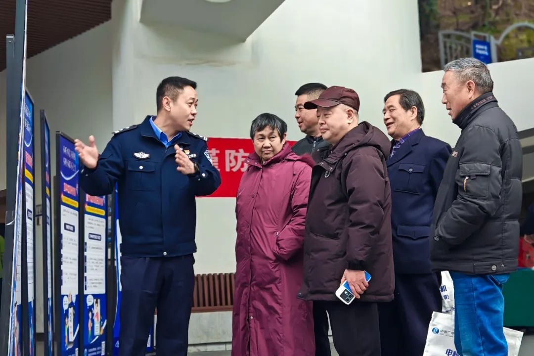 十堰女警如何用英姿飒爽的工装风采，展现新时代巾帼精神？  第8张
