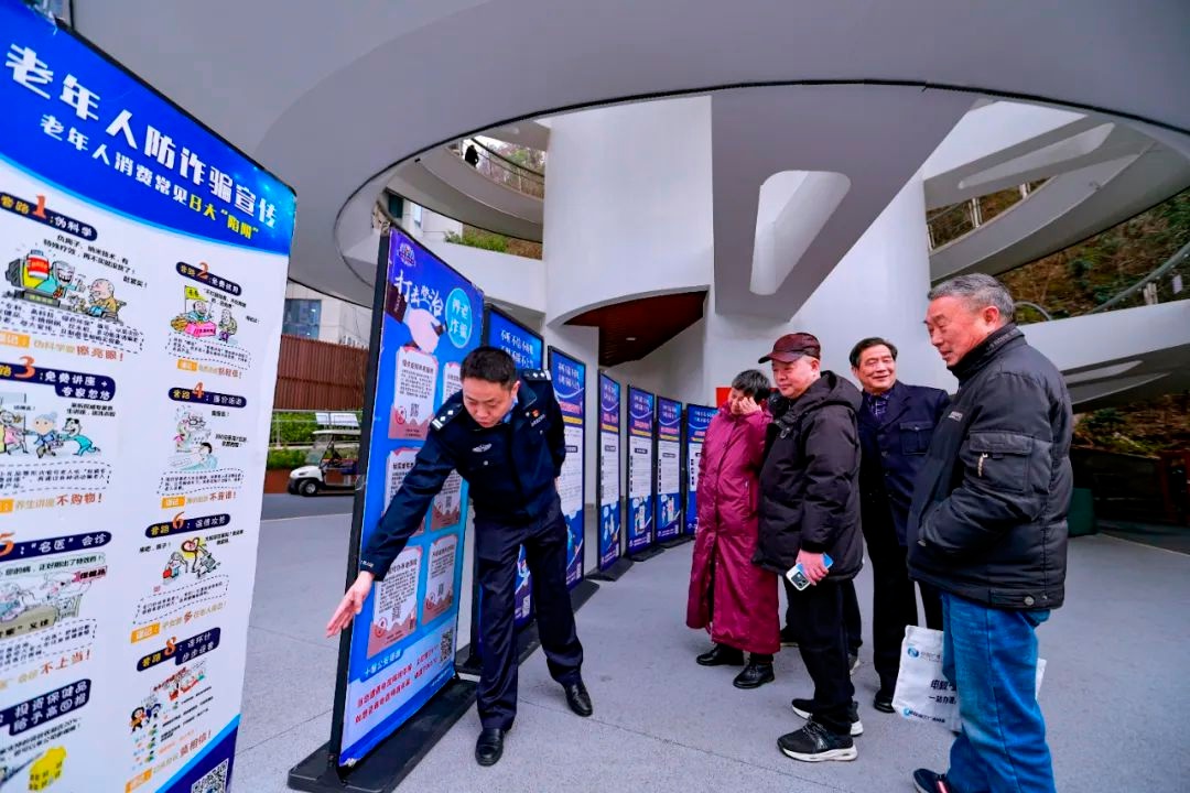 十堰女警如何用英姿飒爽的工装风采，展现新时代巾帼精神？  第10张